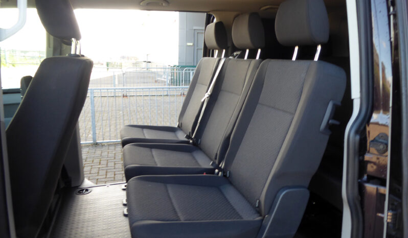 2017/67 Volkswagen Transporter Shuttle 2.0 TDI BMT 84PS S 8 Seater Minibus full