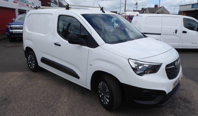 2019/19 Vauxhall Combo Cargo 2000 1.6 Turbo D 100ps H1 Edition Van full