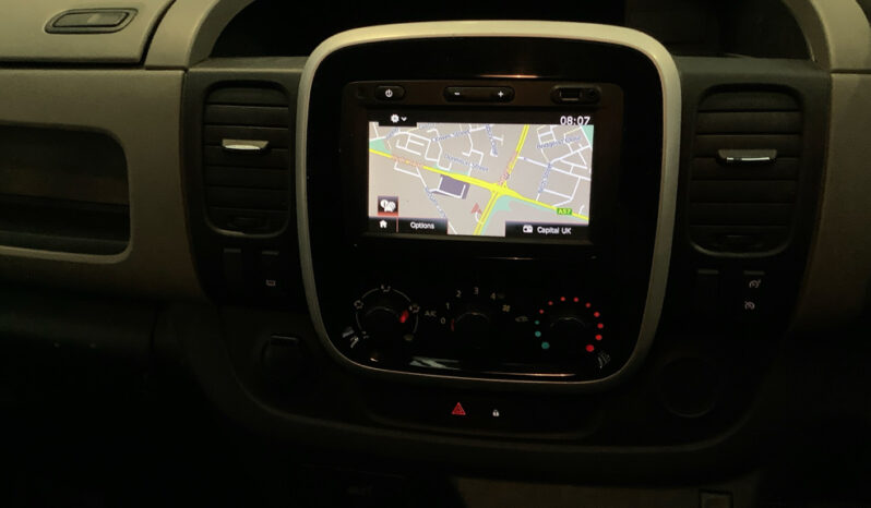 RENAULT TRAFIC SL27 dCi 120 Sport Nav Van full