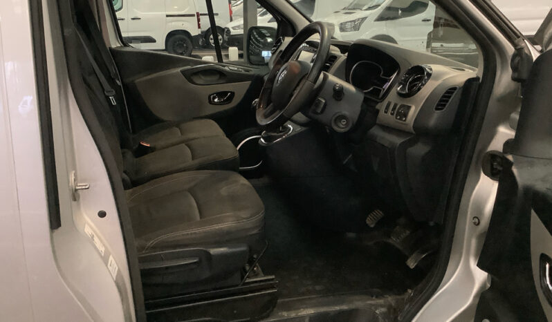 RENAULT TRAFIC SL27 dCi 120 Sport Nav Van full