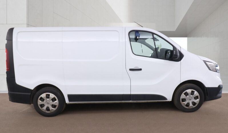 2022/72 Renault Trafic 2.0L SL28 Blue dCi 130 Business Van full