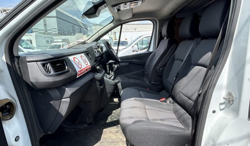 2022/72 Renault Trafic 2.0L SL28 Blue dCi 130 Business Van full