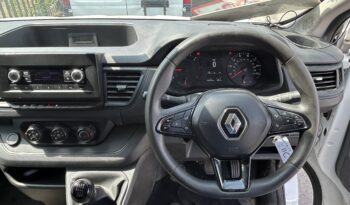 2022/72 Renault Trafic 2.0L SL28 Blue dCi 130 Business Van full