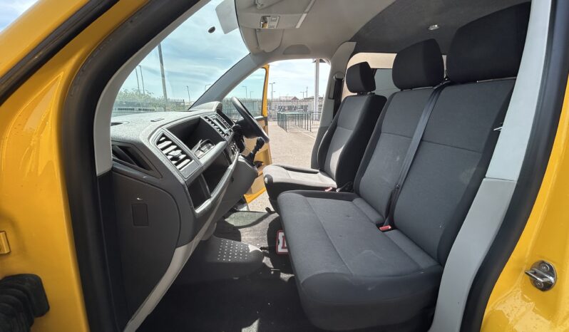 2017/67 Volkswagen Transporter 2.0 TDI BlueMotion Tech 150 Startline Campervan full