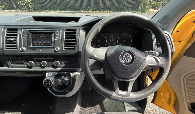 2017/67 Volkswagen Transporter 2.0 TDI BlueMotion Tech 150 Startline Campervan full