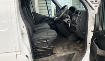 2022/72 Renault Master LM35dCi 135ps Business Medium Roof Van full